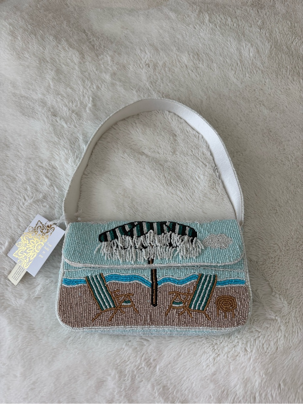 NWT Hand-Beaded Beach Scene Shoulder Bag in Light Blue, White and Tan - Picture 2 of 15